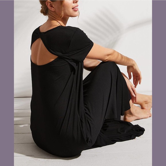 Simple by Suzanne Betro Pocket Side Slit Cutout Back Maxi Dress In Black - Picture 1 of 11